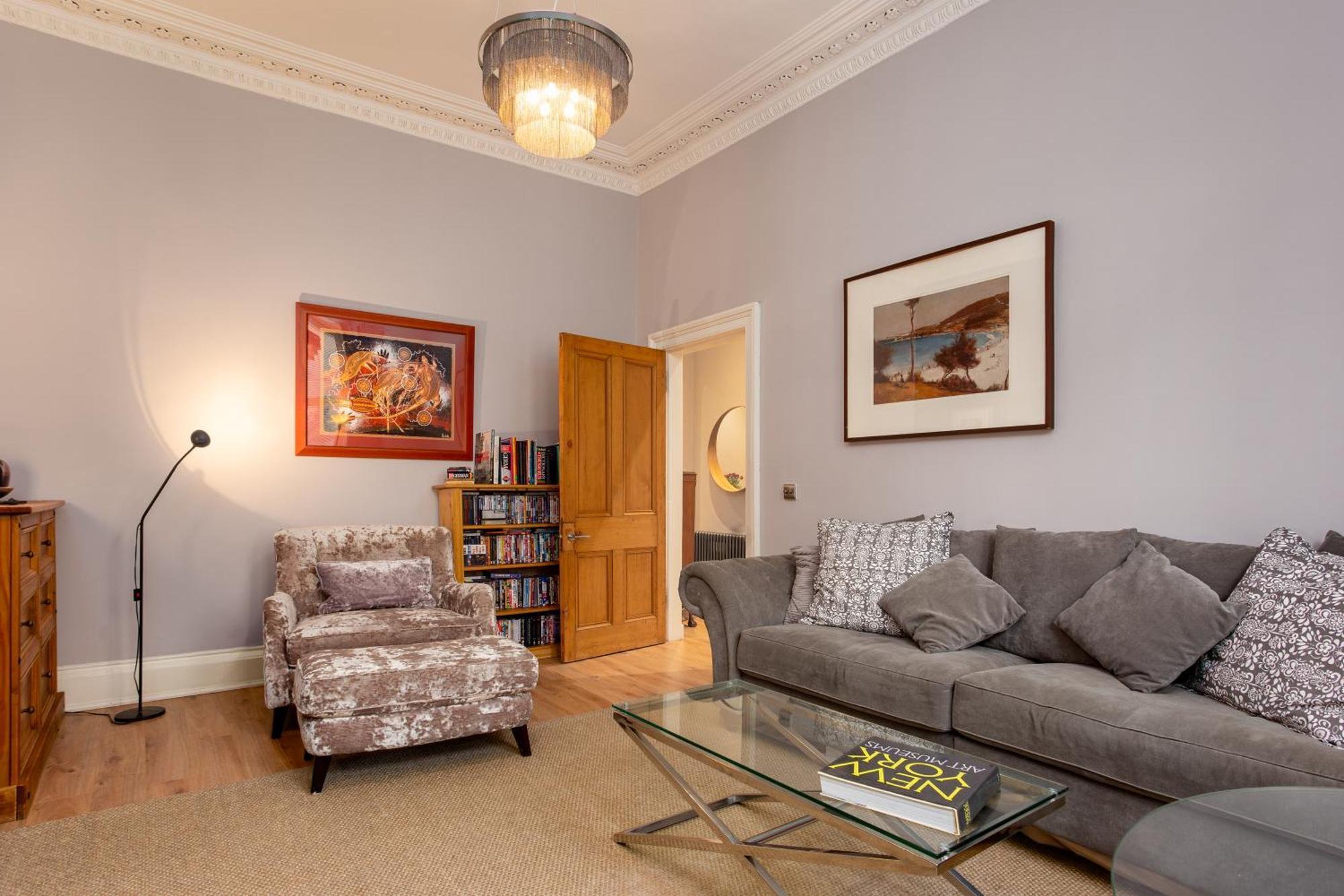 Spacious 2 Bedroom House Near The Meadows * Edinburgh